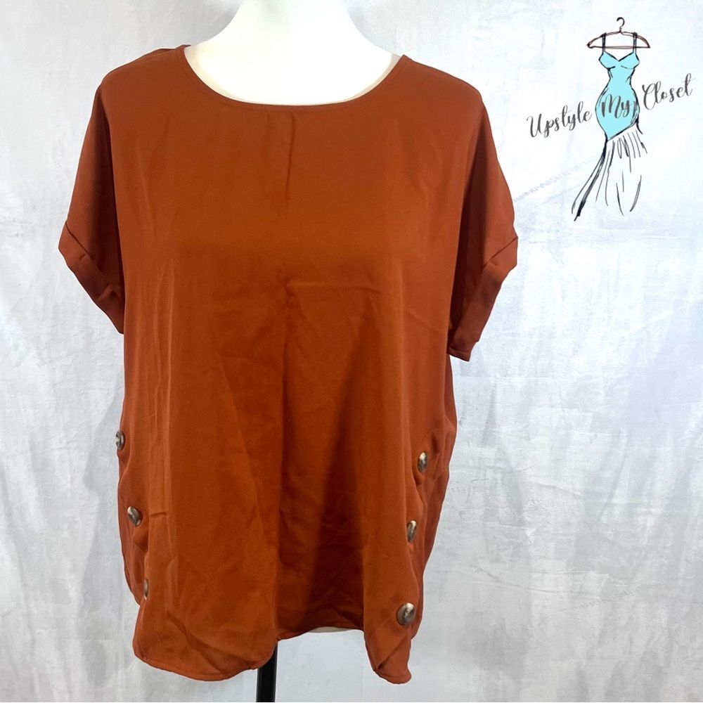 Isela burnt orange with button sides top size XL